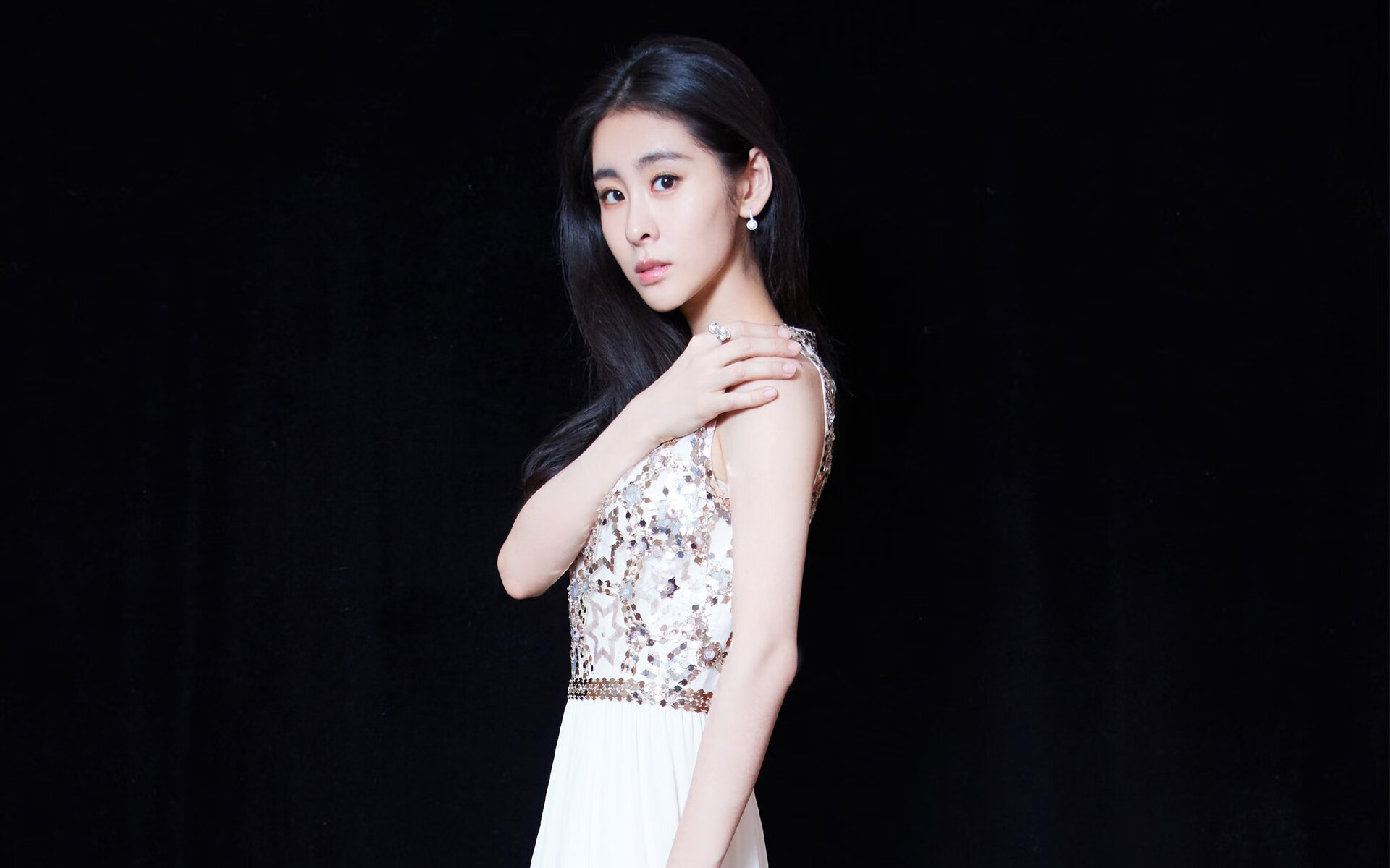 冰岛队奋勇拼搏！最新比赛结果揭晓！，冰岛队员