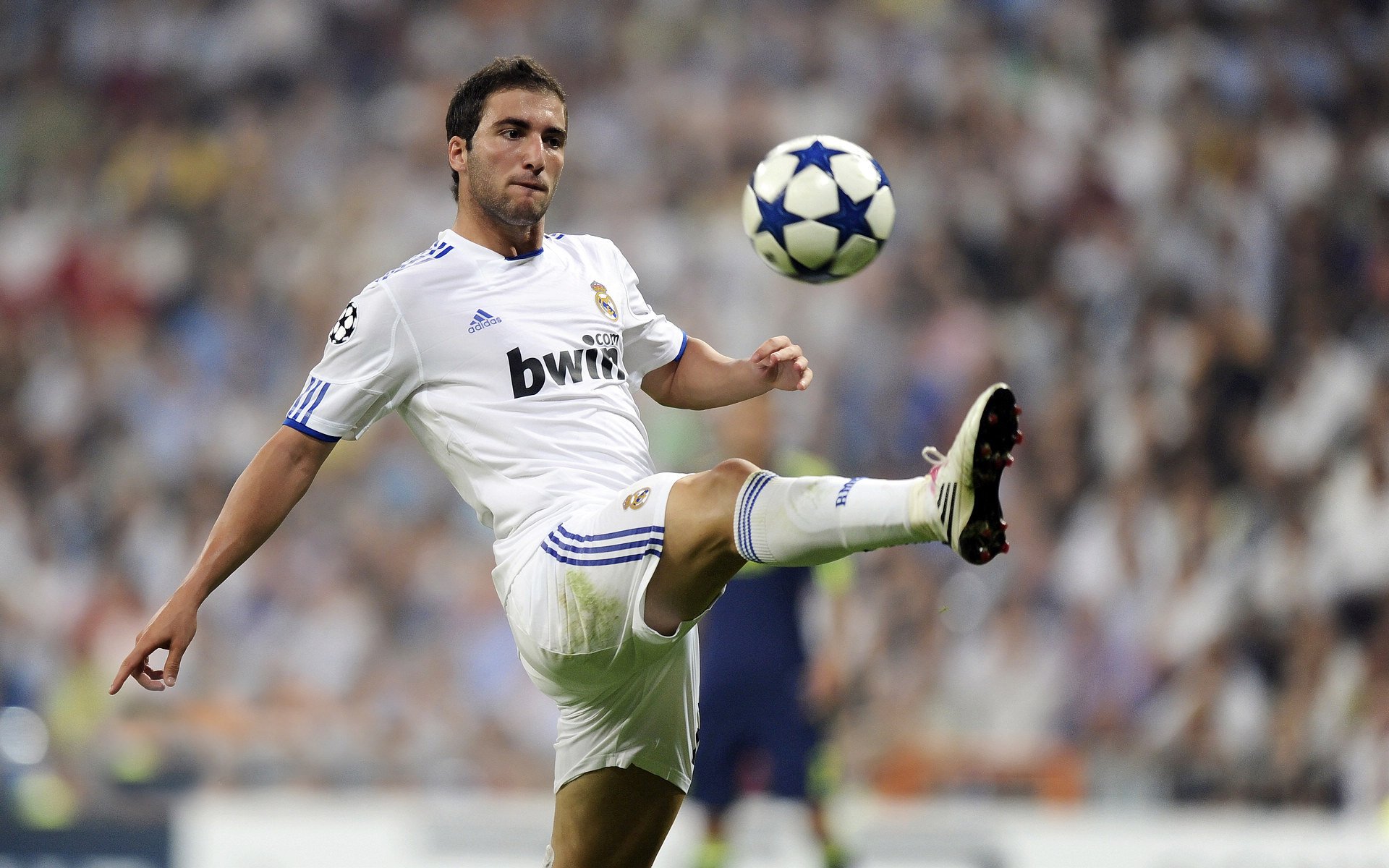 开云体育网页版入口-青少年足球联赛线上线下相结合,扩大比赛影响力,青少年的足球联赛